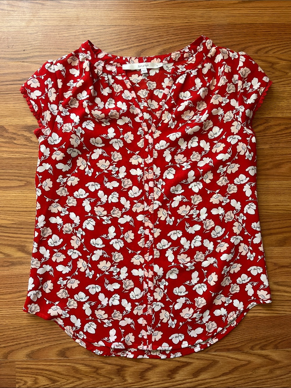 fun 2 fun Red Floral Cap-Sleeve V-Neck Blouse